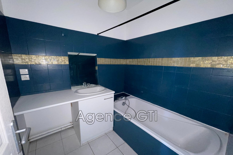Photo n°2 - Location appartement Hyères 83400 - 757 €