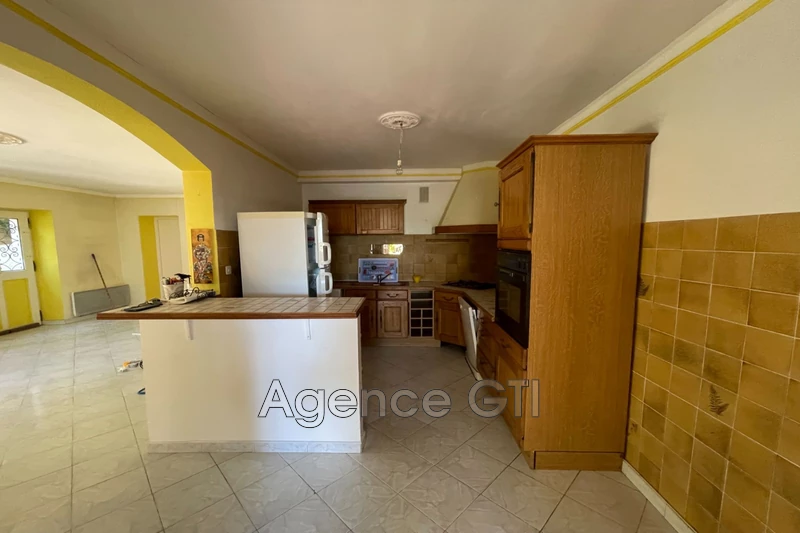 Location appartement Hyères  