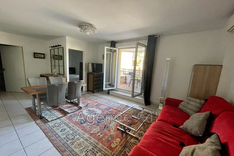 Location appartement Hyères  