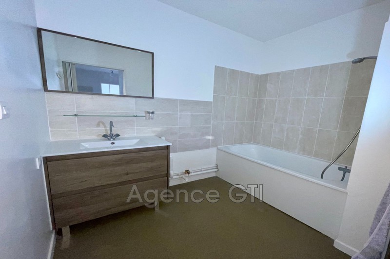Location appartement Hyères  