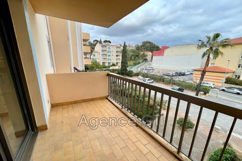 Photo n°3 - Location appartement Hyères 83400 - 527 €