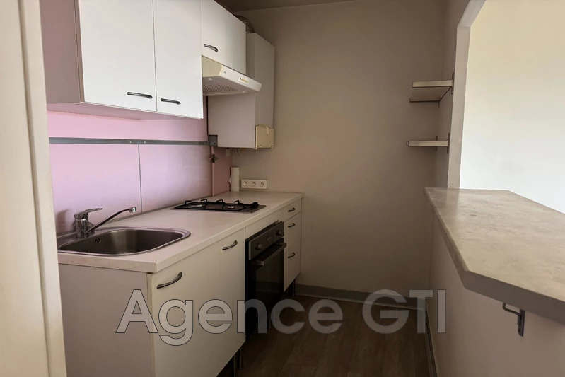 Location appartement Hyères  