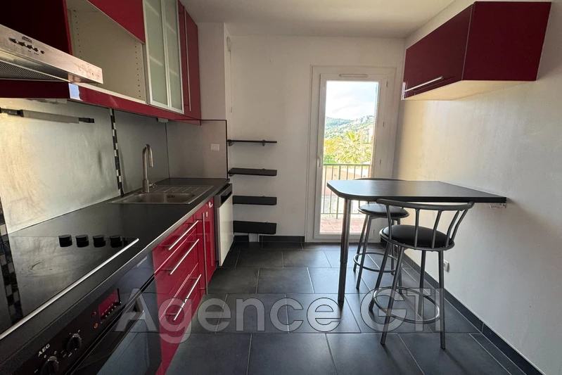 Photo n°5 - Location appartement Hyères 83400 - 823 €