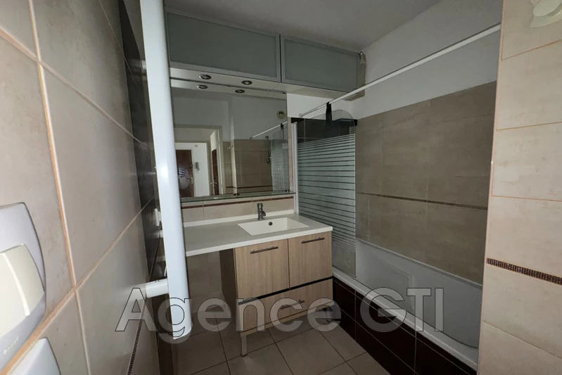 Photo n°6 - Location appartement Hyères 83400 - 823 €