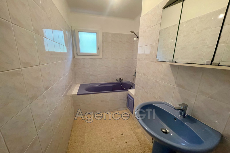 Photo n°3 - Location appartement Hyères 83400 - 867 €