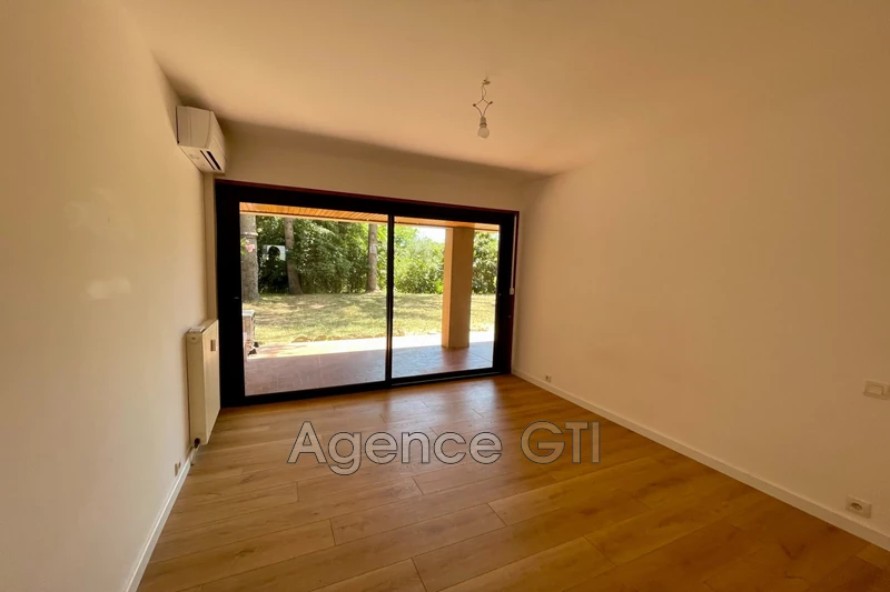 Location appartement Hyères  