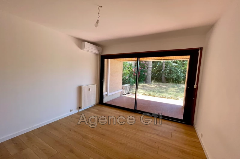 Location appartement Hyères  