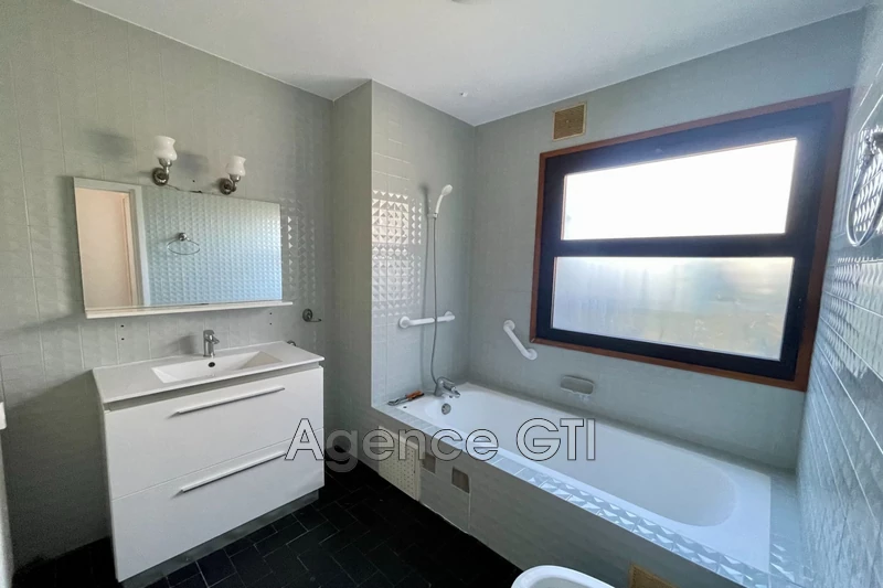 Location appartement Hyères  