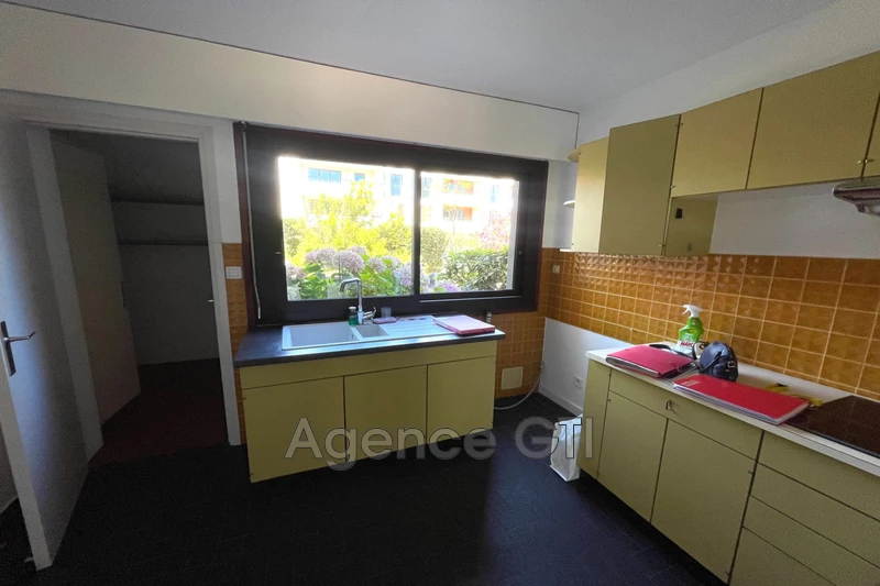 Location appartement Hyères  