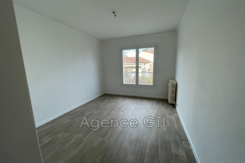 Photo n°5 - Location appartement Hyères 83400 - 847 €