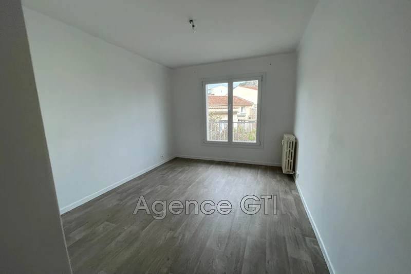 Photo n°5 - Location appartement Hyères 83400 - 847 €