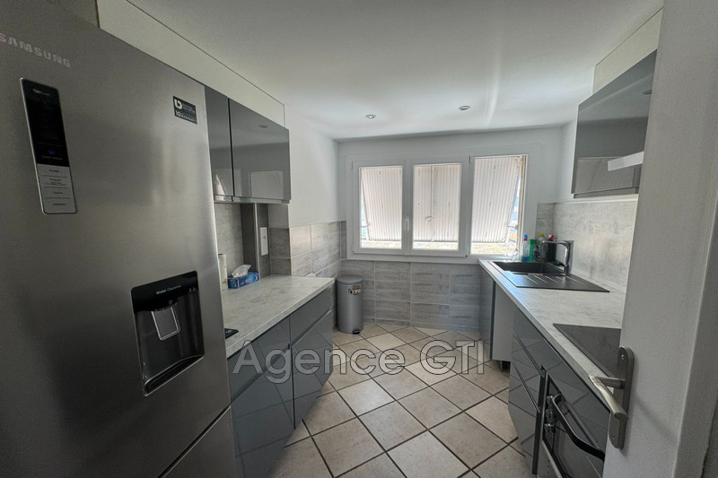 Location appartement Hyères  