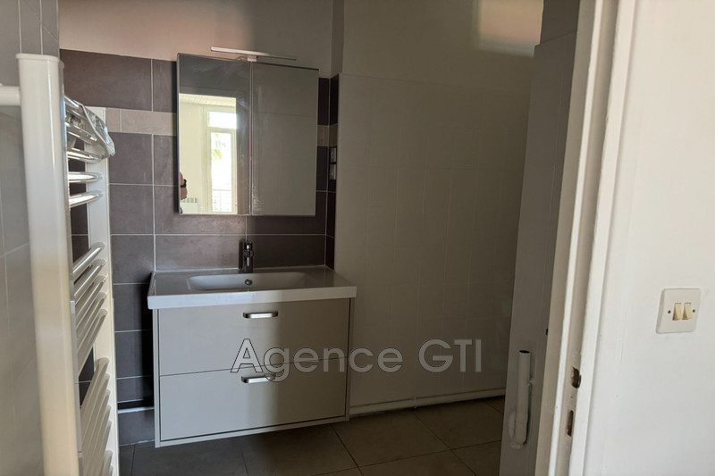 Photo n°5 - Location appartement Hyères 83400 - 844 €