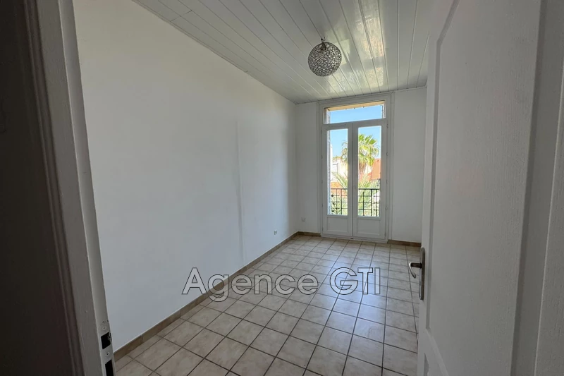 Location appartement Hyères  