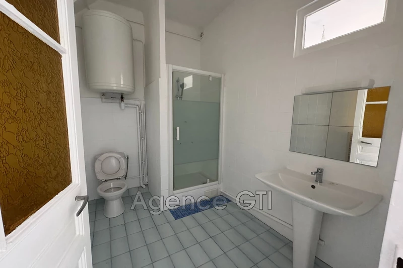 Location appartement Hyères  