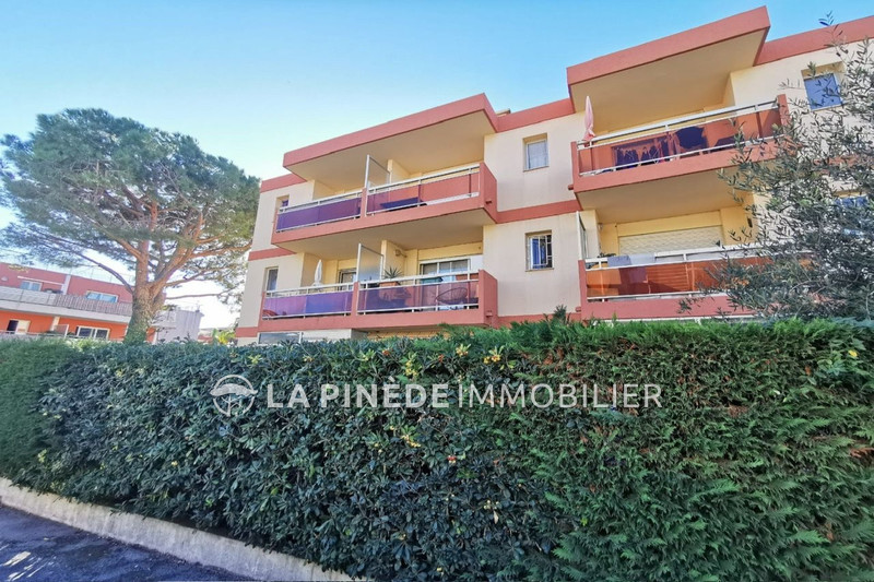 Location garage Villeneuve-Loubet  