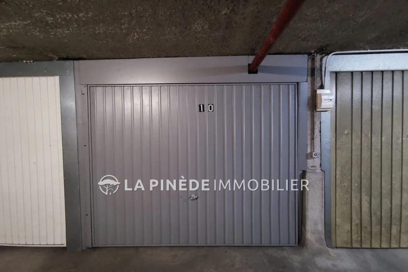 Location garage Villeneuve-Loubet  