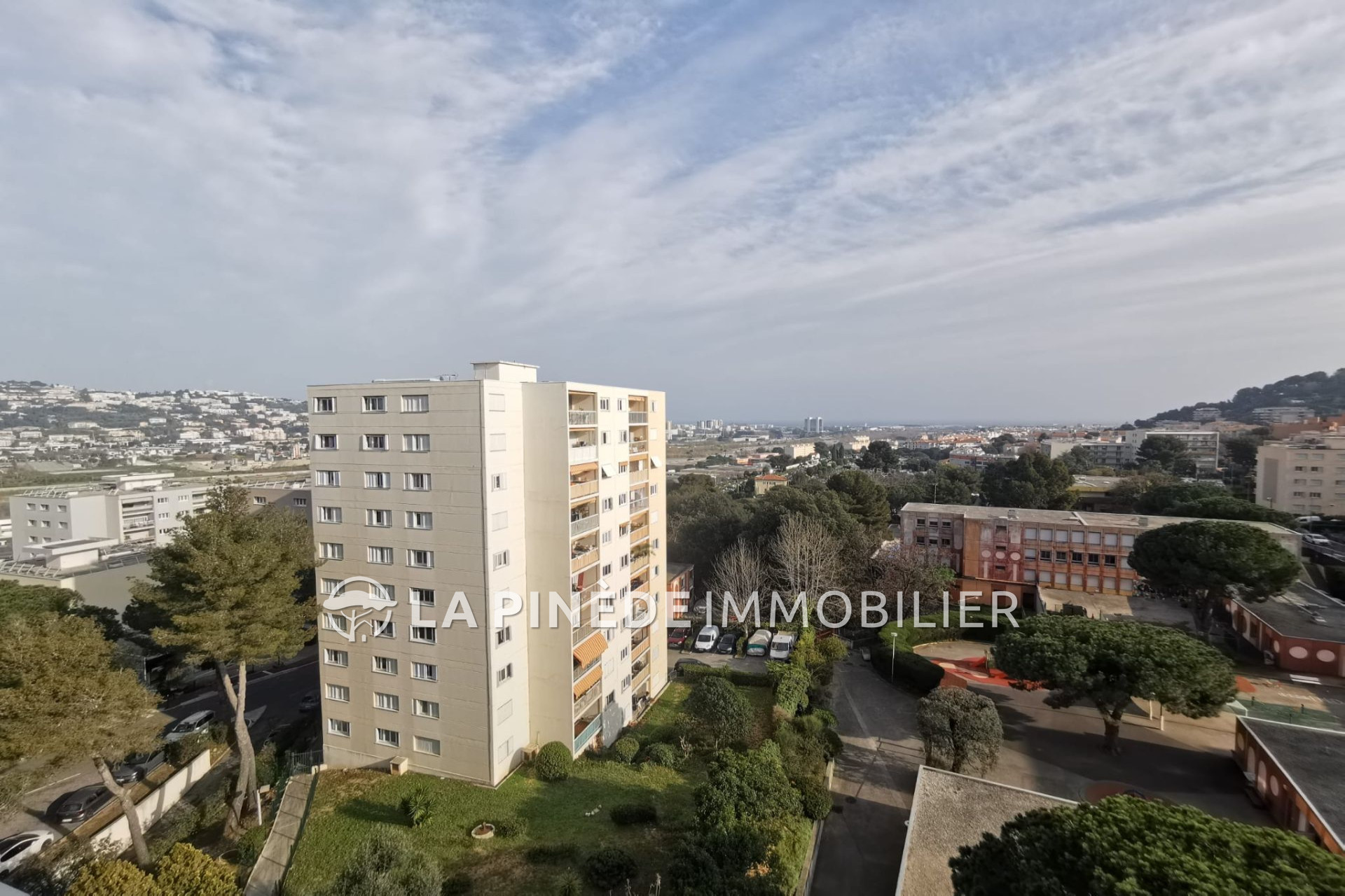 Vente Appartement 80m² 4 Pièces à Saint-Laurent-du-Var (06700) - La Pinede Immobilier