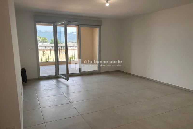 Location appartement Trets  