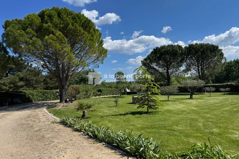 Vente villa contemporaine Le Puy-Sainte-Réparade  