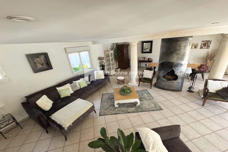 Vente villa contemporaine Le Puy-Sainte-Réparade  