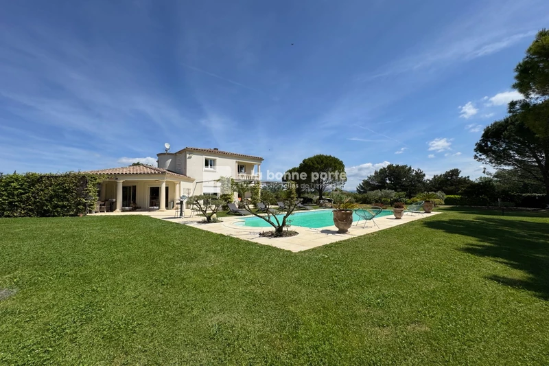 Vente villa contemporaine Le Puy-Sainte-Réparade  
