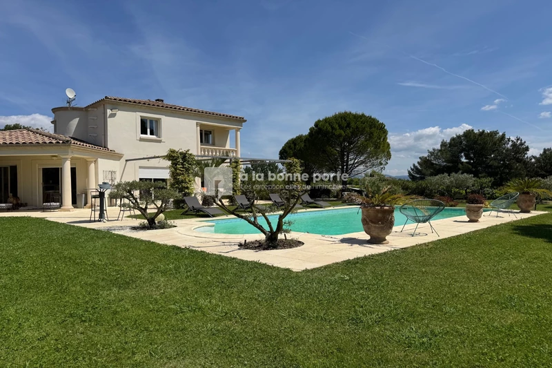 Vente villa contemporaine Le Puy-Sainte-Réparade  