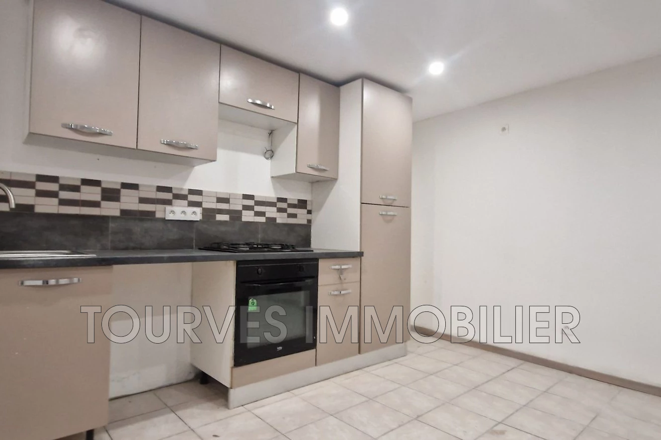 Maison 4 pièces 120 m² · à Tourves · 120 m² · 180 000 €