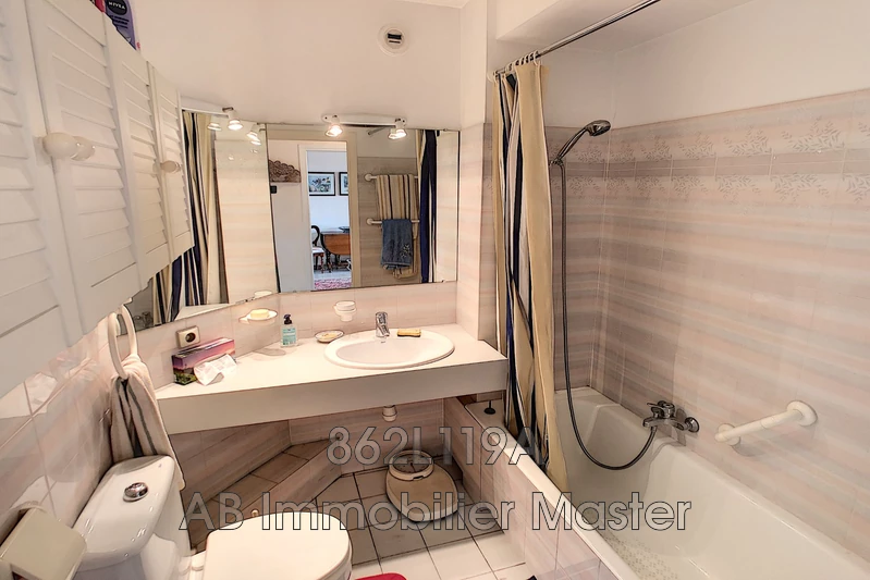 Location appartement Antibes  