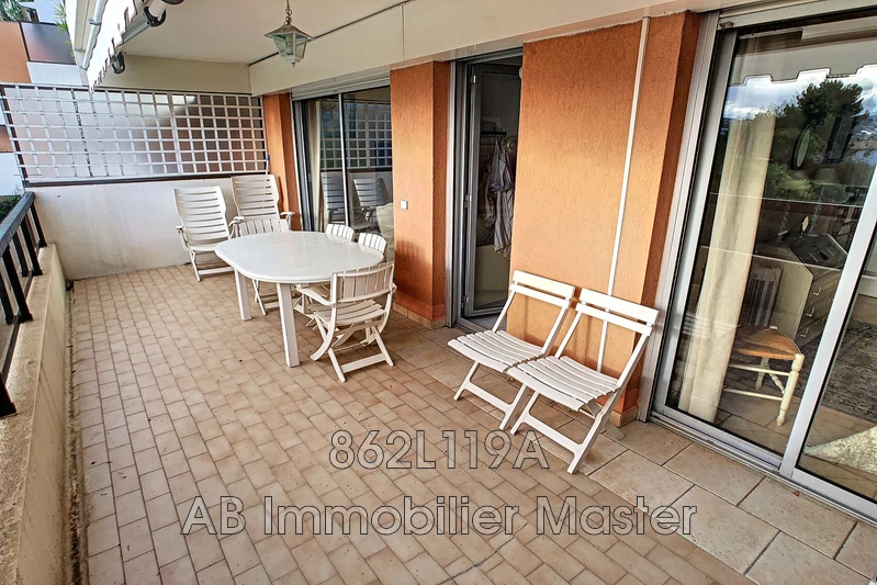 Location appartement Antibes  