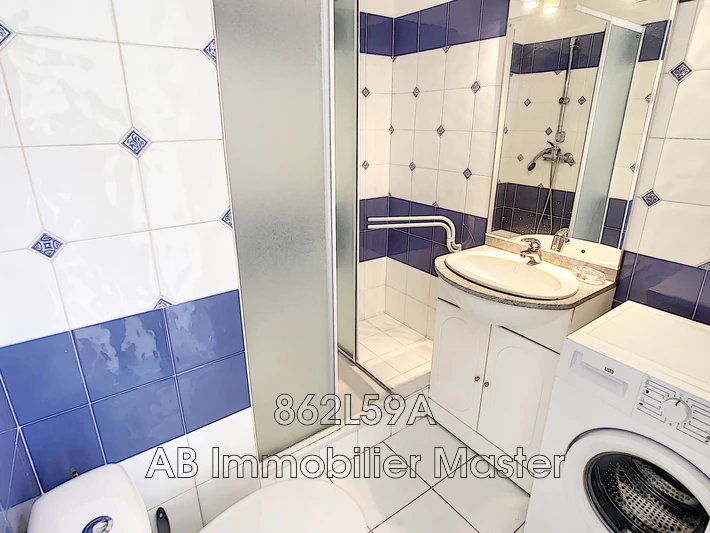 Location appartement Antibes  