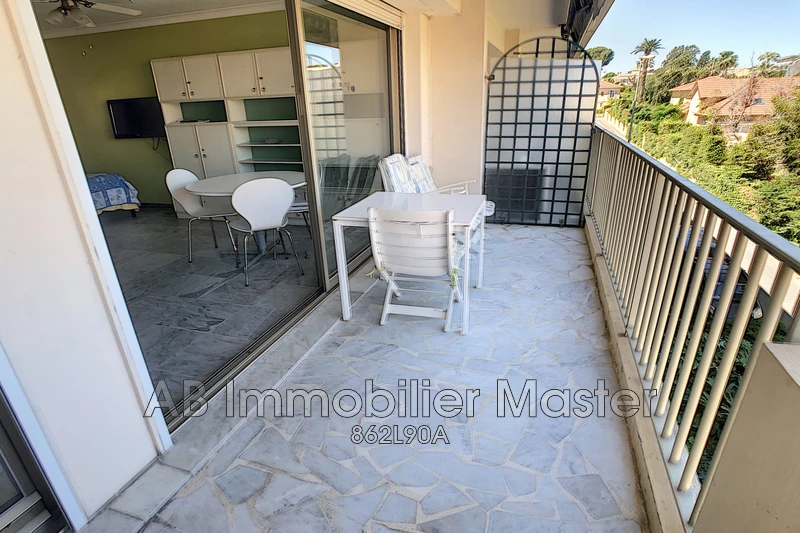 Location appartement Antibes  