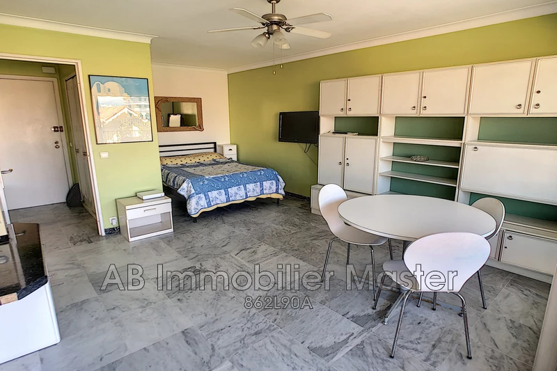 Location appartement Antibes  