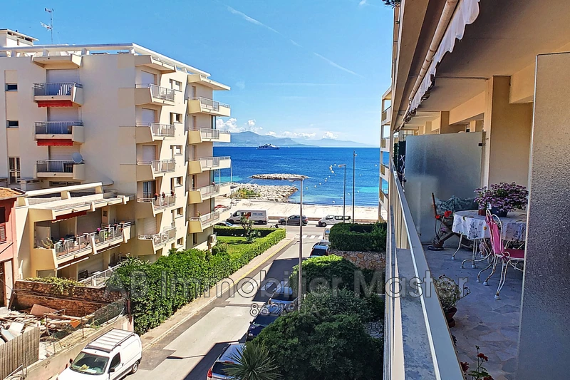 Location appartement Antibes  