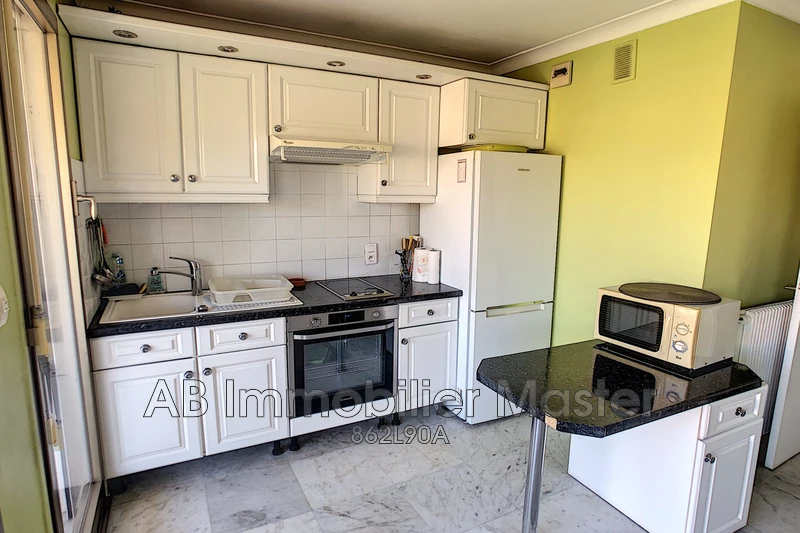 Location appartement Antibes  