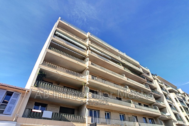 appartement  1 room  Antibes Downtown  44 m² -   