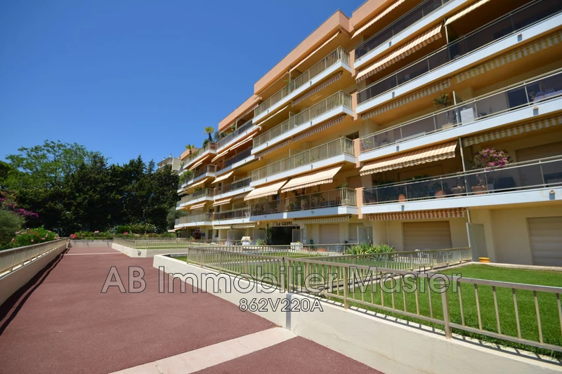 appartement  4 rooms  Antibes Residential  81 m² -   