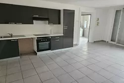 Location appartement Sauvian  