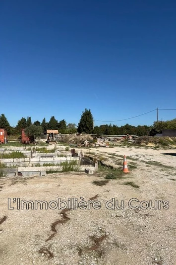 Terrain 650 m² · à Marignane · 770 000 €