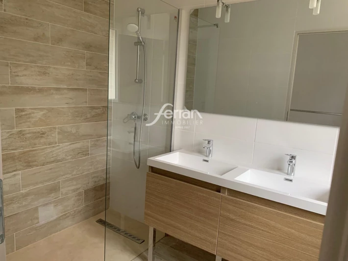 Location villa Entrecasteaux  