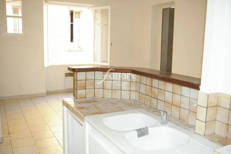 Photo n°1 - Location appartement Salernes 83690 - 650 €