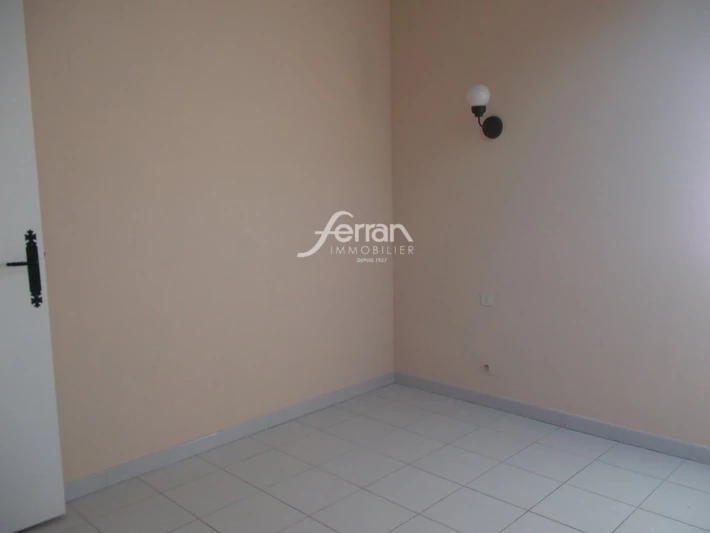 Location appartement Salernes  