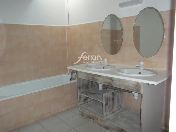 Location appartement Salernes  