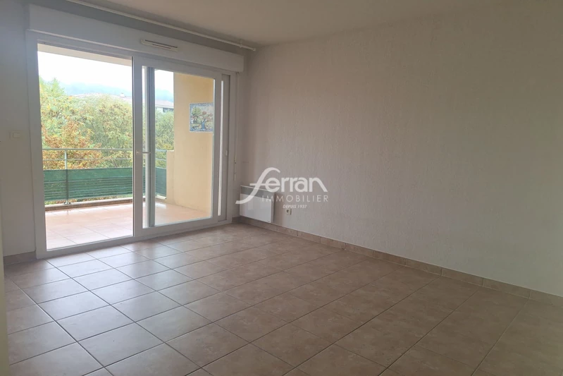 Photo n°2 - Location appartement Les Arcs 83460 - 665 €
