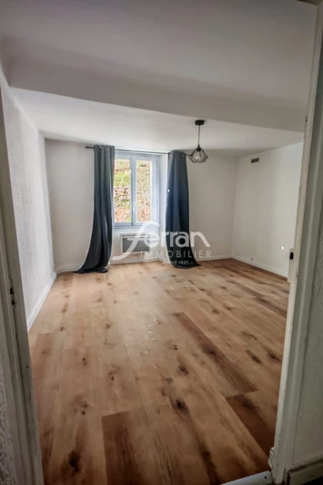 Location appartement Entrecasteaux  