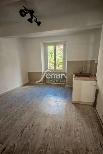Location appartement Entrecasteaux  