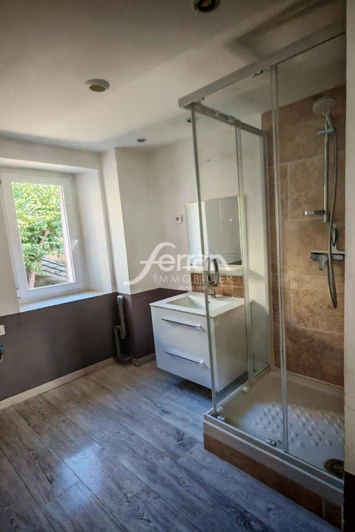 Location appartement Entrecasteaux  