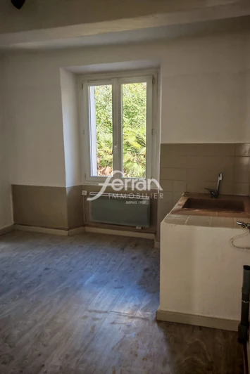 Location appartement Entrecasteaux  