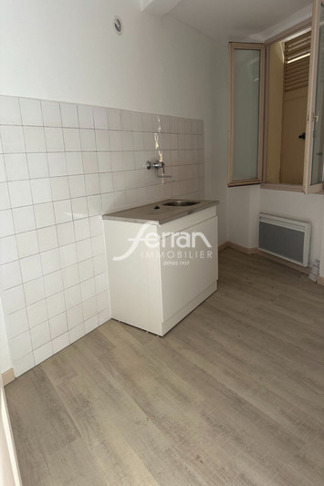 Photo n°3 - Location appartement Salernes 83690 - 355 €