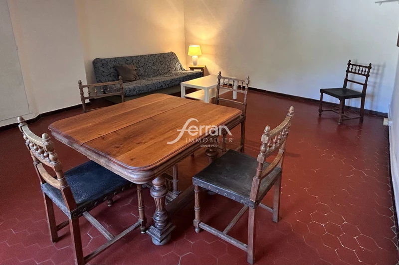 Location appartement Entrecasteaux  